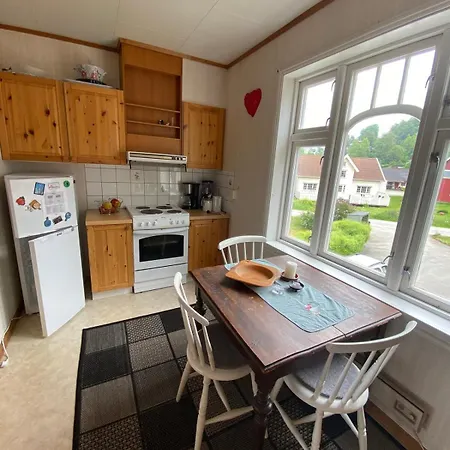 Apartment Downtown And Rural, Walking Distance To Center *